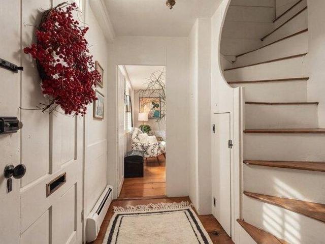 House for sale in Hingham Center, Hingham