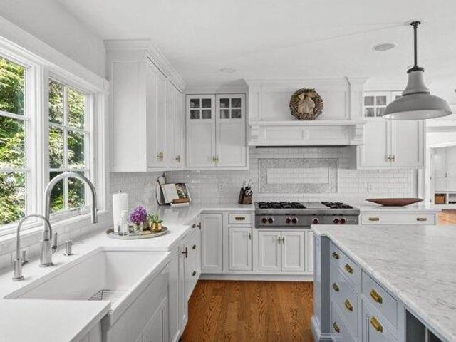 House for sale in Hingham Center, Hingham