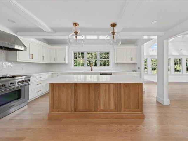 House for sale in Hingham Center, Hingham