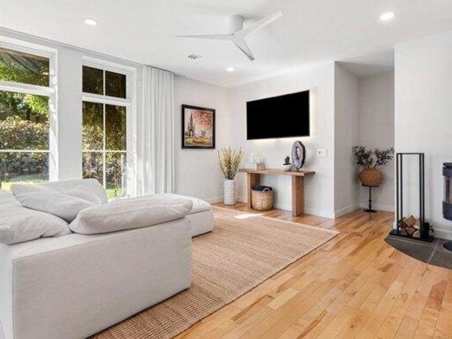 House for sale in Hingham Center, Hingham