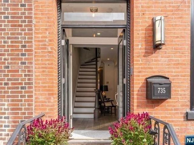 House for sale in Hudson, New Jersey