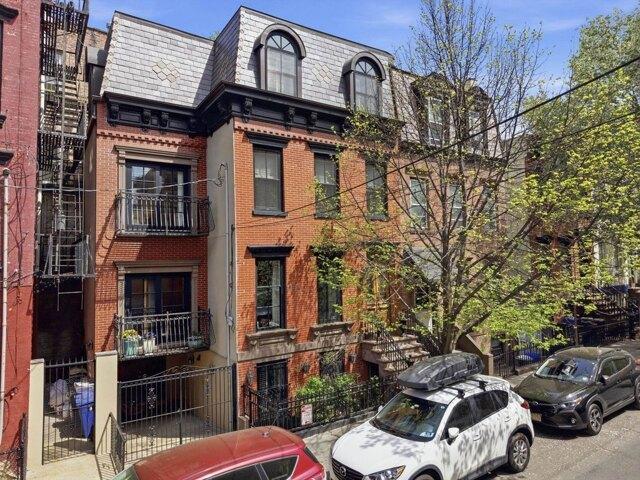 House for sale in Hudson, New Jersey