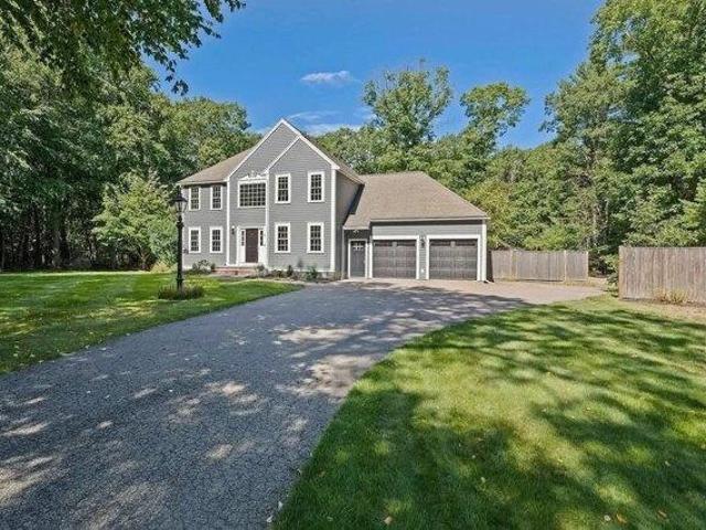 House for sale in Holbrook, Norfolk County
