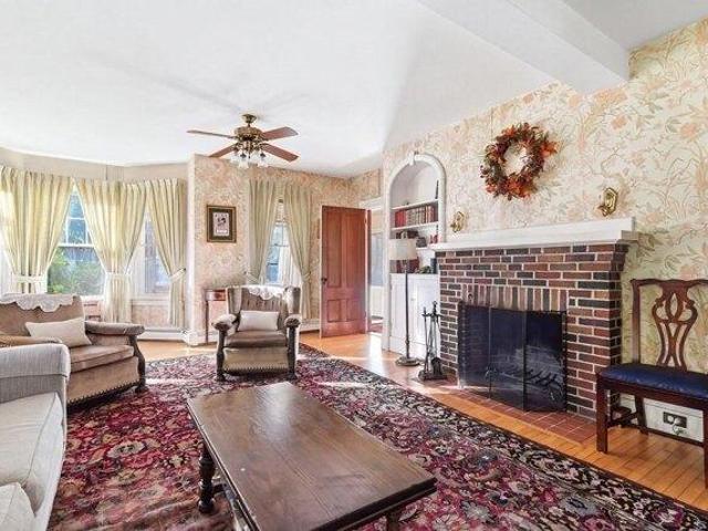 House for sale in Brookville, Holbrook