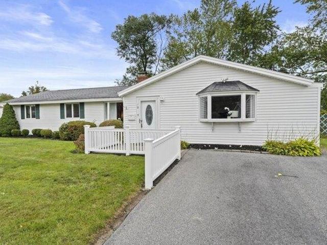 House for sale in Holbrook, Norfolk County