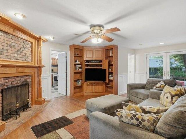House for sale in Dawson, Holden
