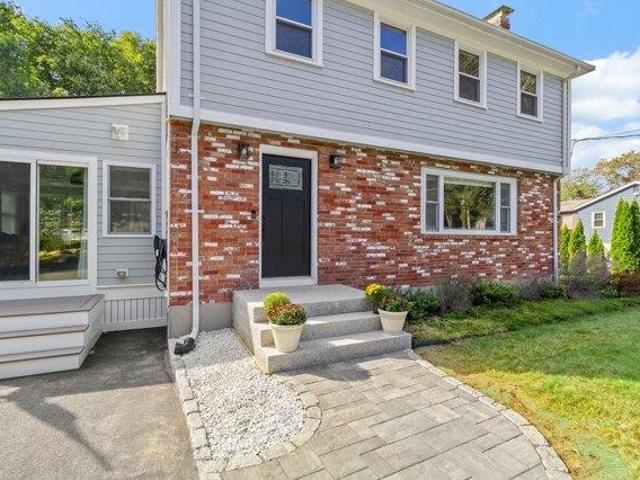 House for sale in Metcalf, Holliston