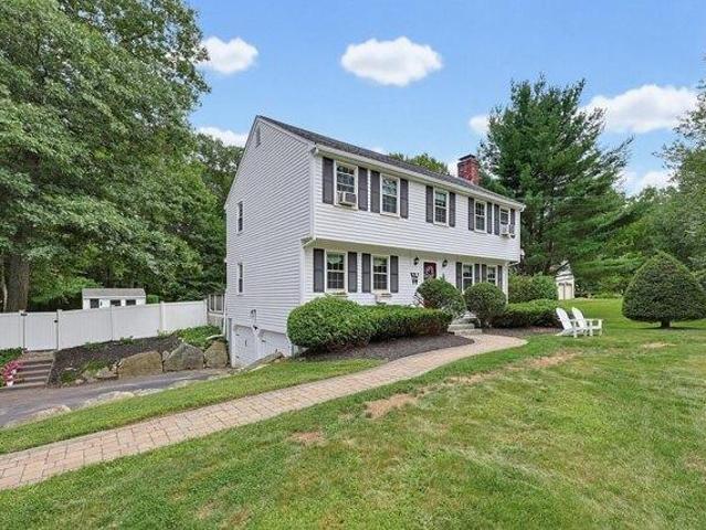 House for sale in Mendon, Massachusetts
