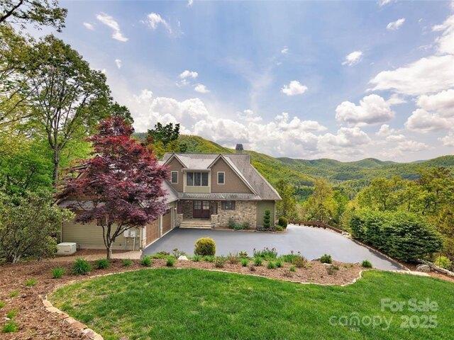 House for sale in Horse Shoe, North Carolina