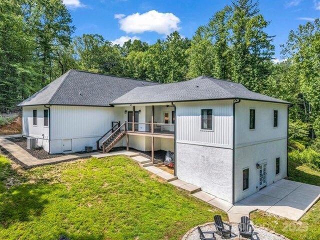 House for sale in Horse Shoe, North Carolina