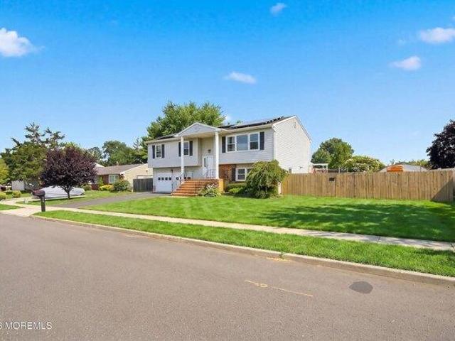 House for sale in Pine View Estates, Howell Township