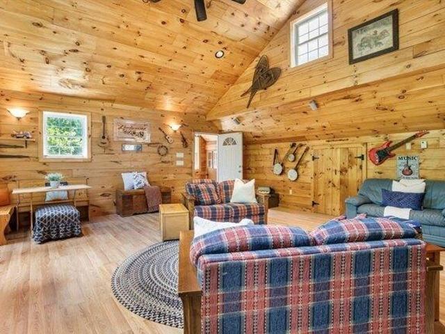 House for sale in Hubbardston, Massachusetts
