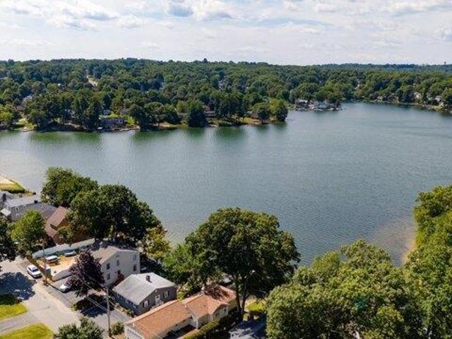 House for sale in Hudson, Massachusetts