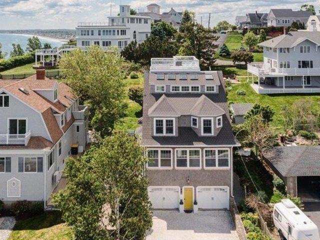 House for sale in Hull, Massachusetts