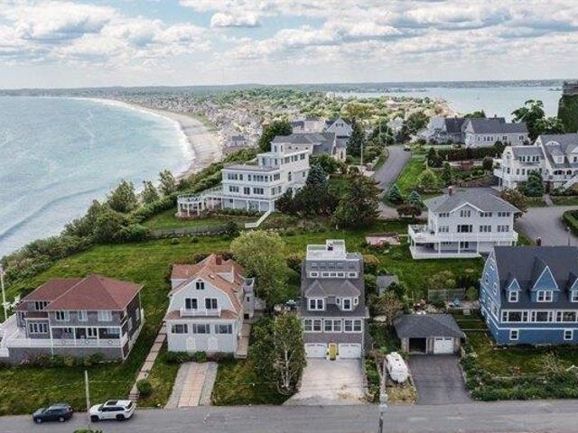 House for sale in Hull, Massachusetts