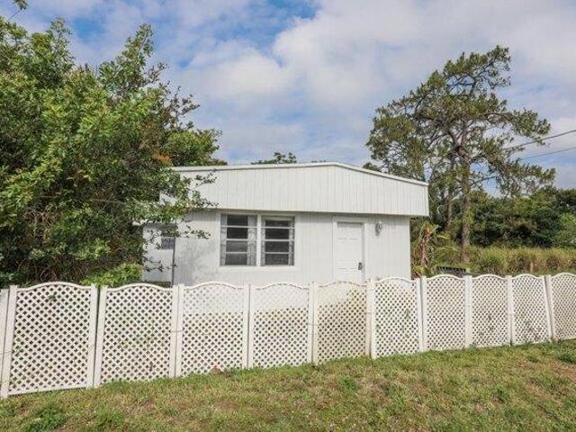 House for sale in Indiantown, Florida