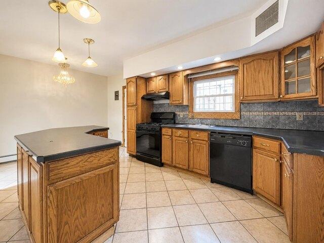 House for sale in Hudson, New Jersey