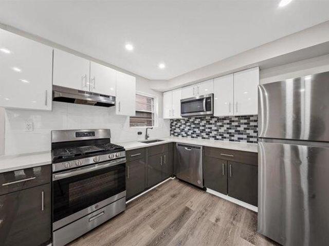 House for sale in Hudson, New Jersey