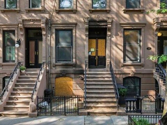 House for sale in Colgate Center, Jersey City