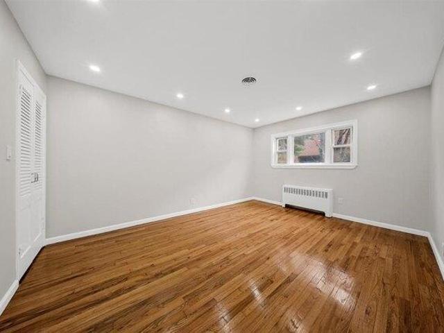 House for sale in Hudson, New Jersey