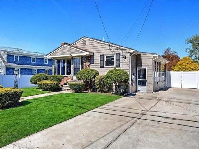 House for sale in Johnston, Providence County