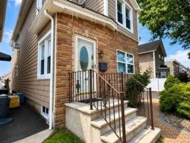 House for sale in Hudson, New Jersey