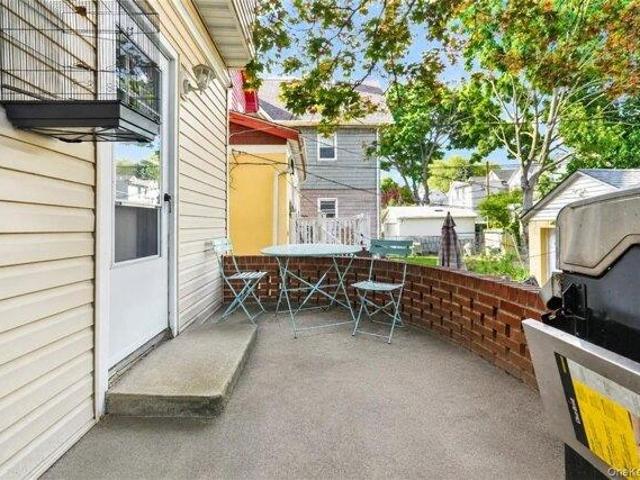House for sale in Queens, Arverne