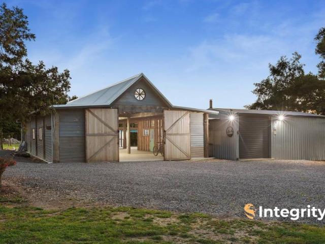 House for rent in Kinglake West, Victoria
