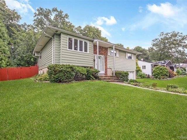 House for sale in Smithtown, New York