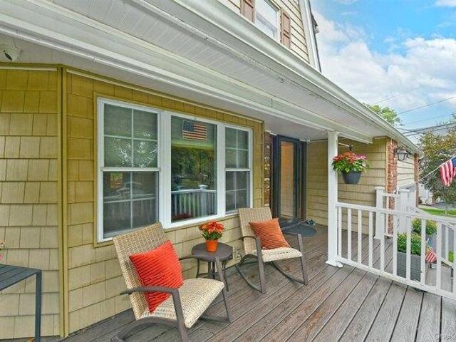 House for sale in Smithtown, New York