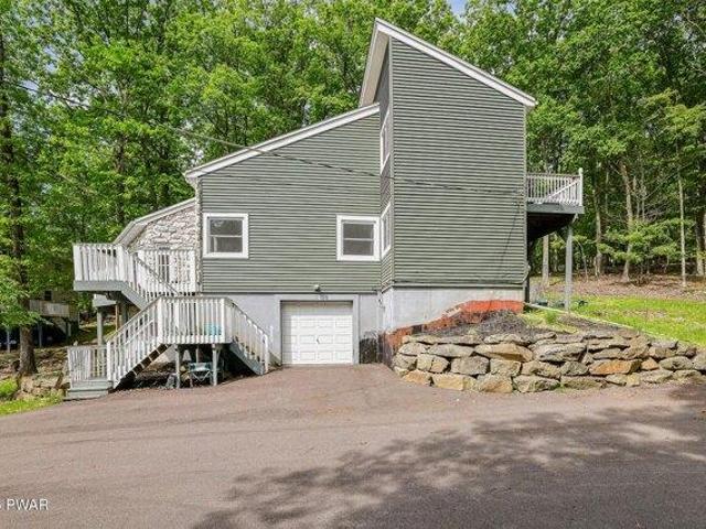 House for sale in Lakeville, Pennsylvania