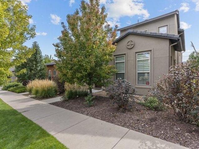House for sale in Lakewood