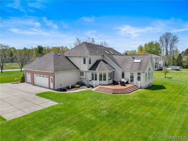 House for sale in Bowmansville, New York