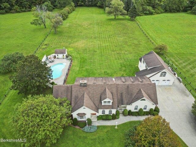 House for sale in Greylock Estates, Lanesborough