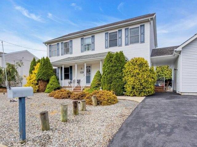 House for sale in Lanoka Harbor, New Jersey