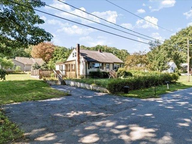 House for sale in Cherry Valley, Leicester