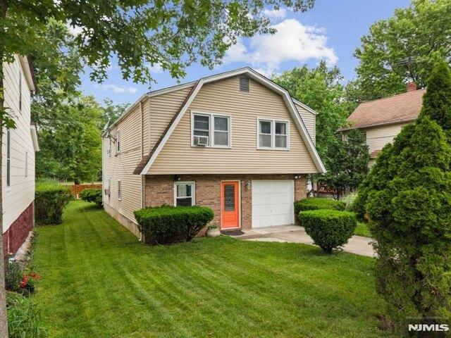House for sale in Leonia, New Jersey