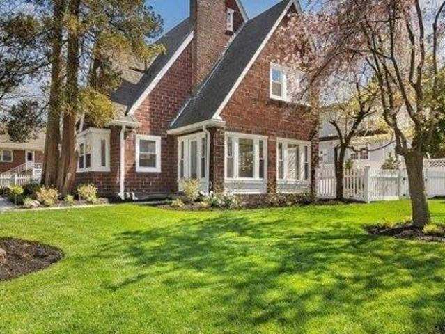 House for sale in Leonia, New Jersey