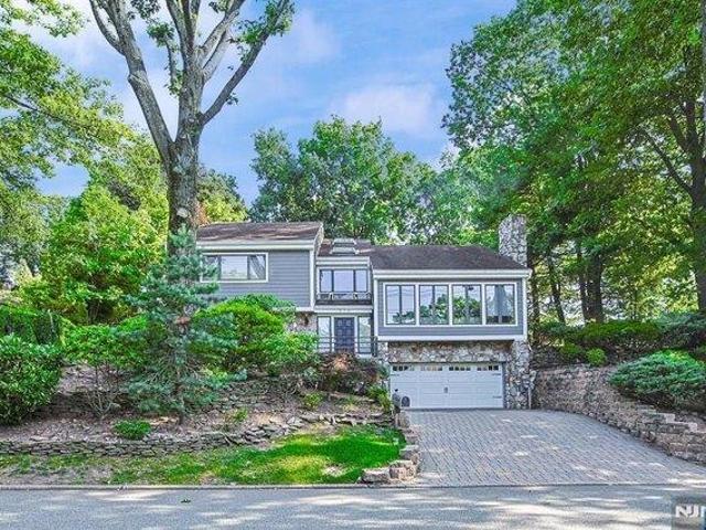 House for sale in Leonia, New Jersey