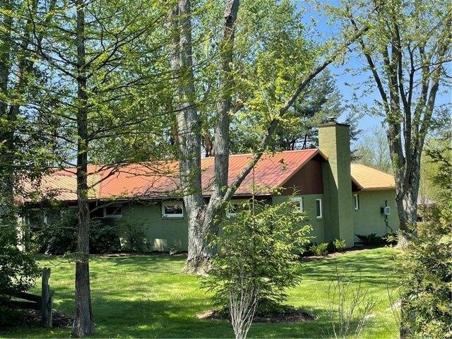 House for sale in Laughlintown, Pennsylvania