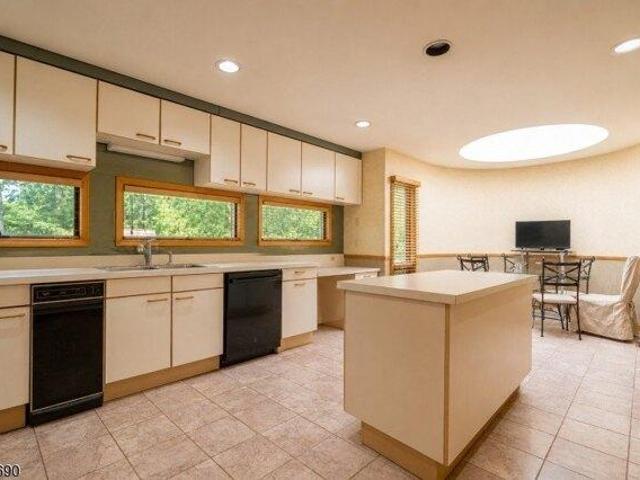 House for sale in Lincoln Park, New Jersey