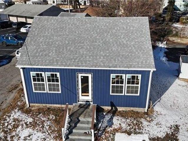 House for sale in Lincoln, Rhode Island