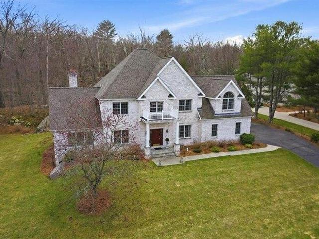 House for sale in Lincoln, Rhode Island
