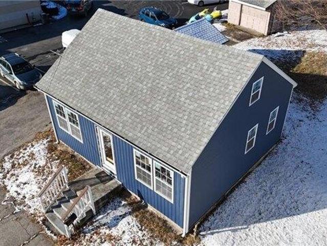 House for sale in Lincoln, Rhode Island