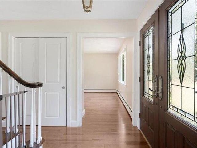House for sale in Lincoln, Rhode Island