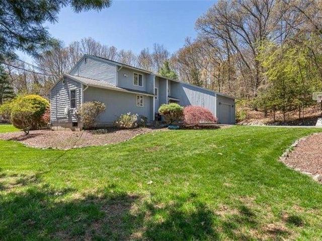 House for sale in Lincoln, Rhode Island