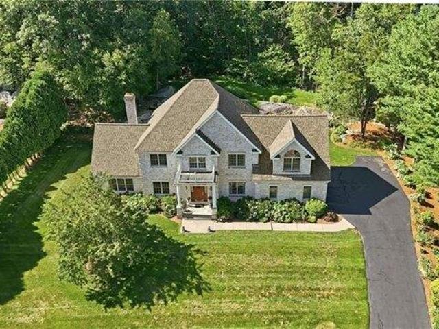 House for sale in Lincoln, Rhode Island