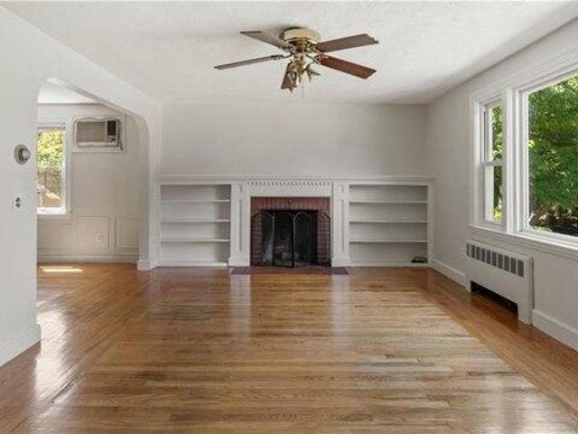 House for sale in Lincoln, Rhode Island