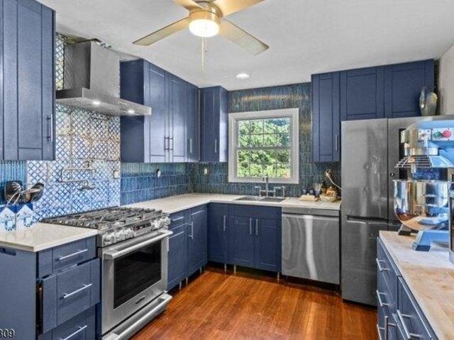 House for sale in Great Notch, Little Falls
