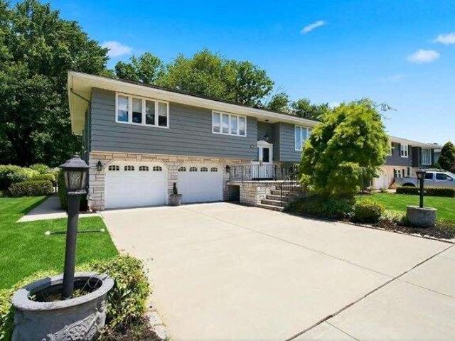 House for sale in Little Ferry, New Jersey